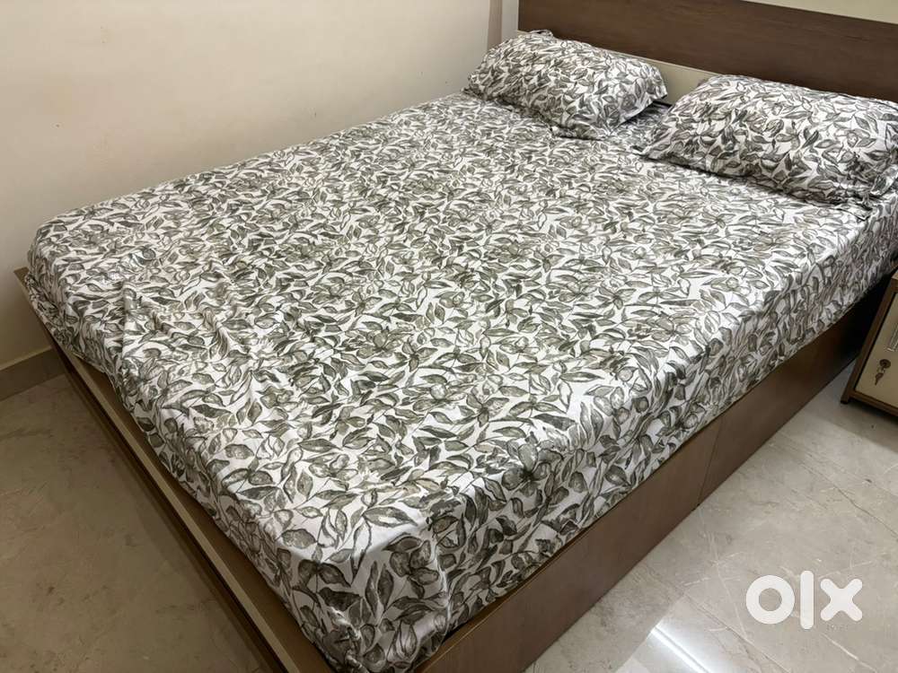 Bedroom Furniture set