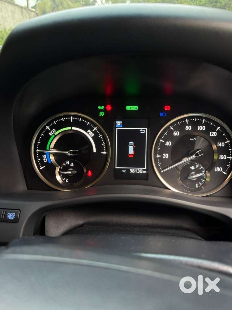 Toyota Vellfire 2.5 Executive Lounge, 2022, Petrol