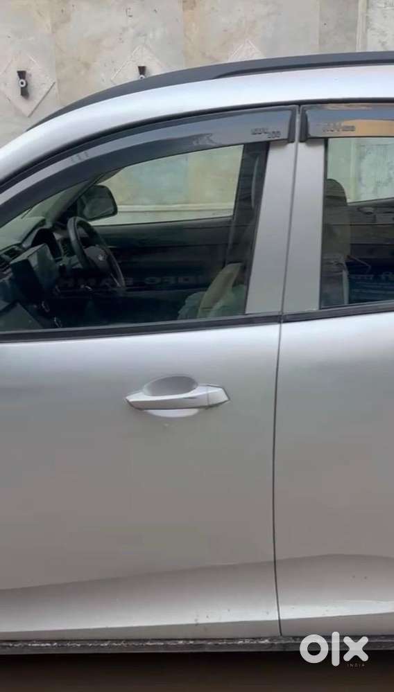 Mahindra Kuv100 Nxt 2017 Diesel Well Maintained