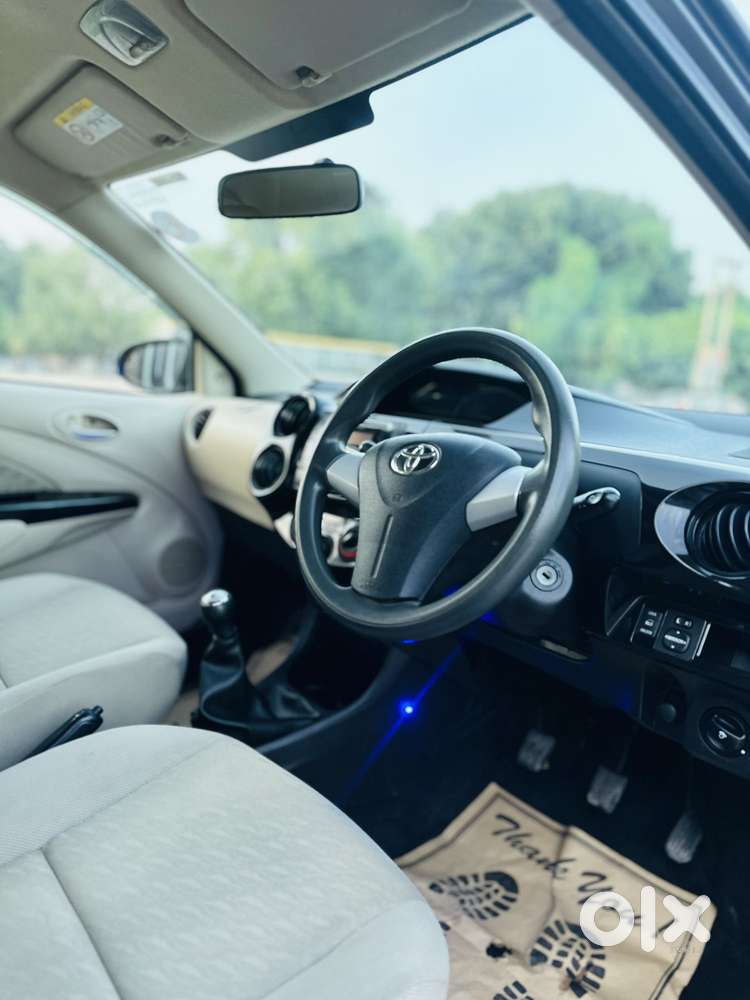 Toyota Etios Liva V Dual Tone, 2019, Petrol