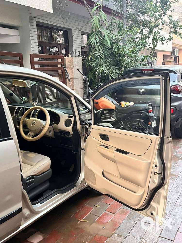 Alloy Wheel,system, Center Locking,power Window,power Steering,