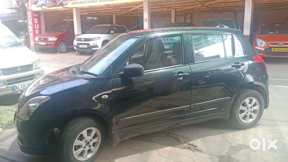 Maruti Suzuki Swift Lxi Option, 2006, Petrol