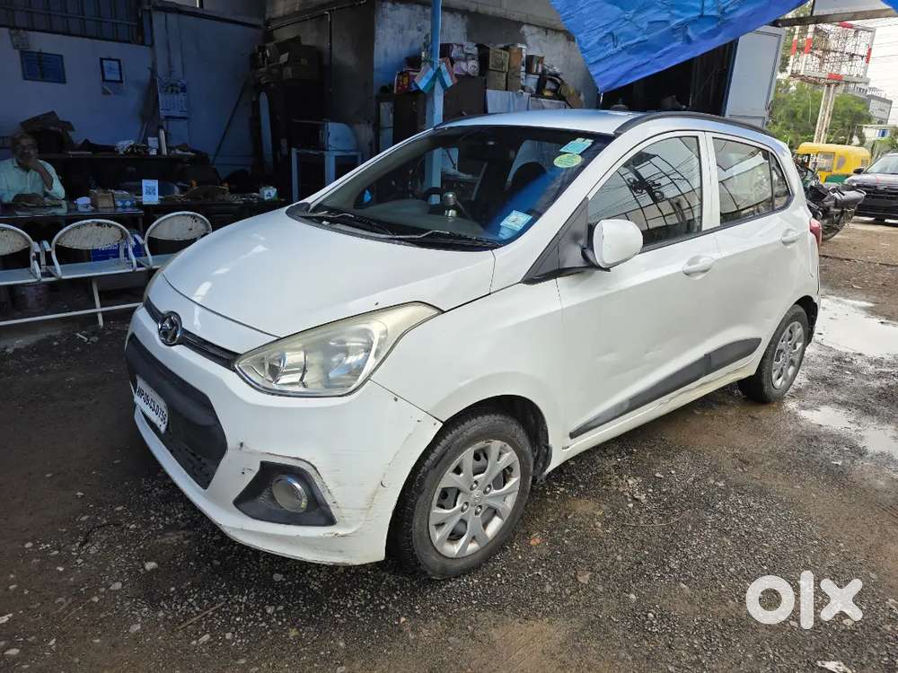 Hyundai Grand I10 Sportz 2015 Petrol