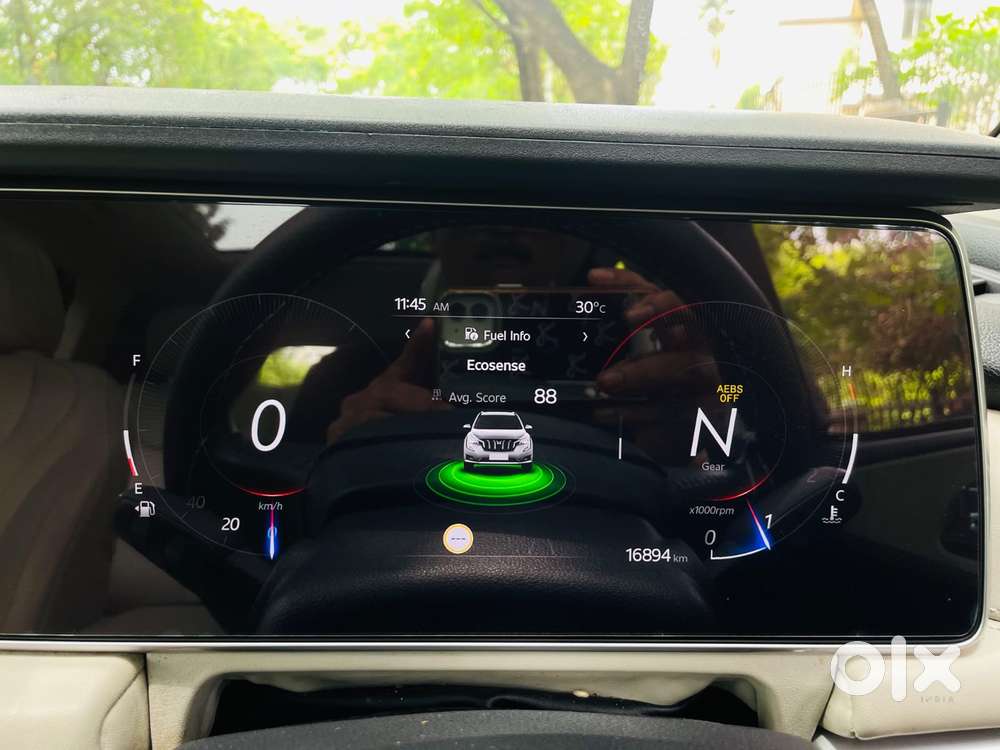 Mahindra Xuv700 2.0 Ax 7 Petrol Mt Str, 2023, Petrol