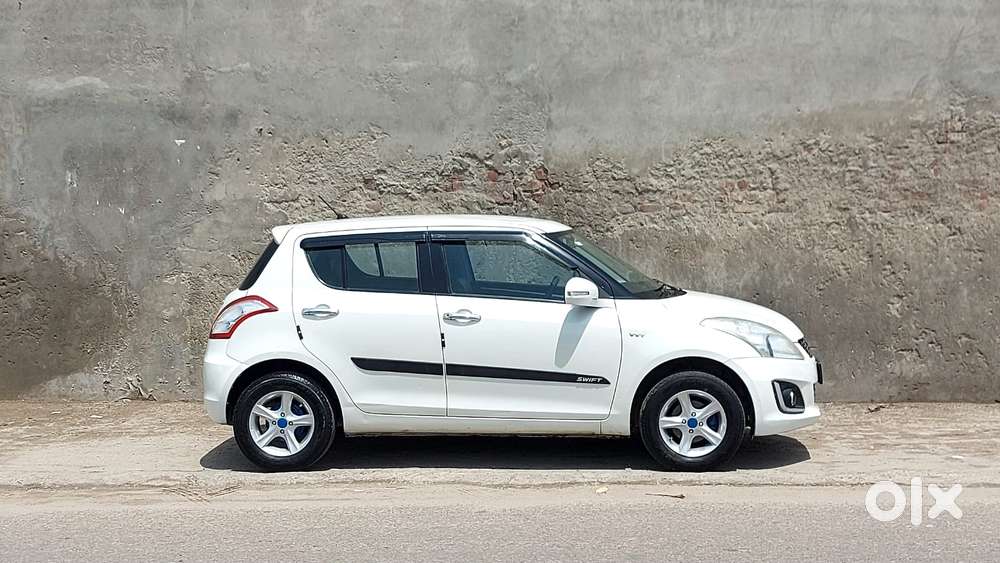 Maruti Suzuki Swift Vxi Abs Bsiv, 2015, Petrol