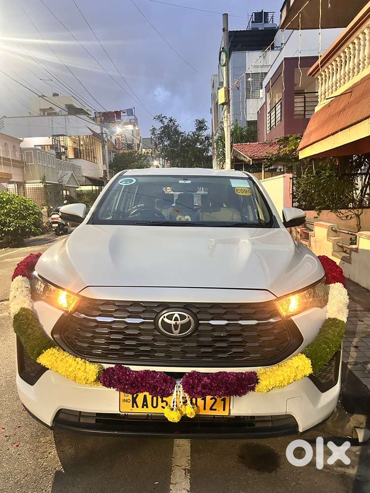 Toyota Innova Hycross 2024