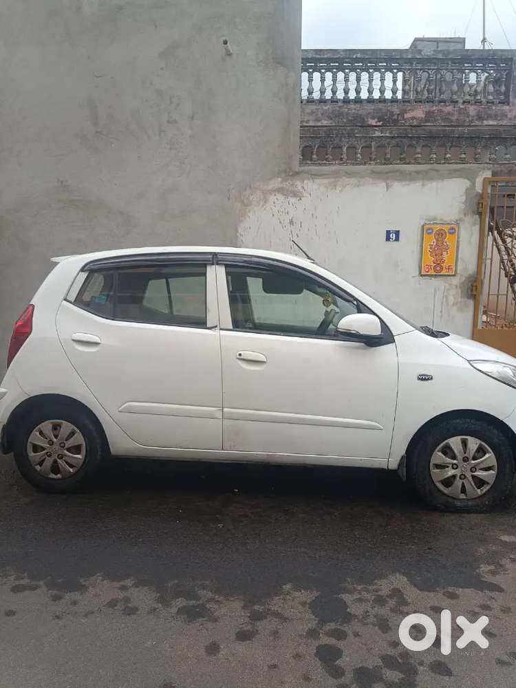 Hyundai I10 Asta 2012 Petrol Top End With Sun Roof