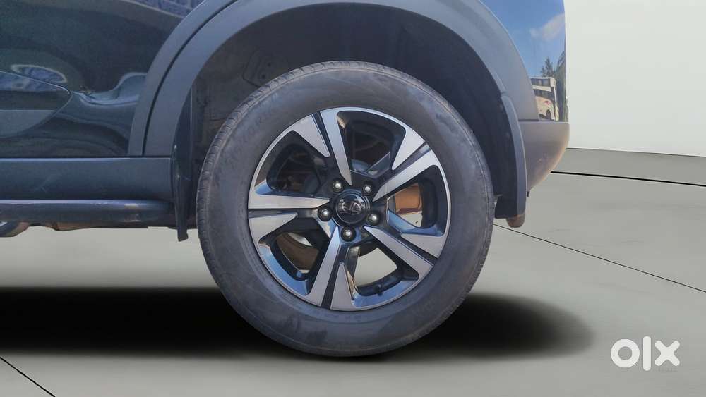 Tata Nexon Creative Plus S 1.2 Revotron Petrol 6 Mt, 2025, Petrol