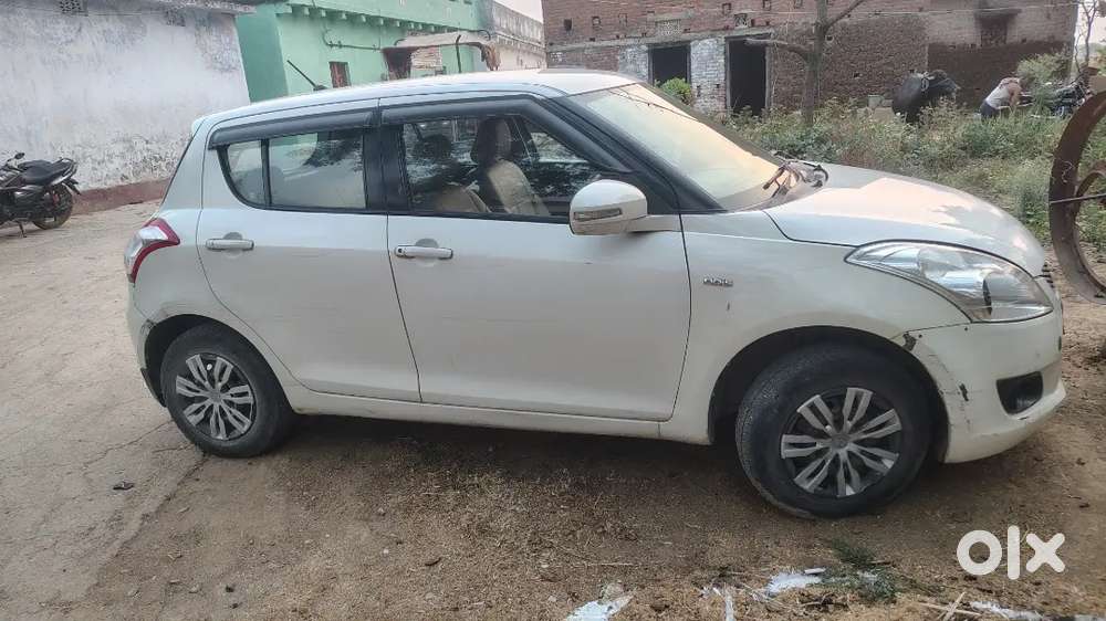 Gadi Me All Chij Working Hai Har Chij Kam Karta Hai Gadi Wakil Ka Tha