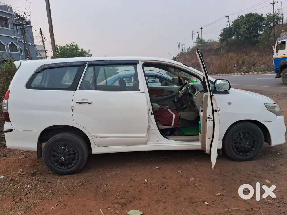 Toyota Innova 2014 Diesel Well Maintained