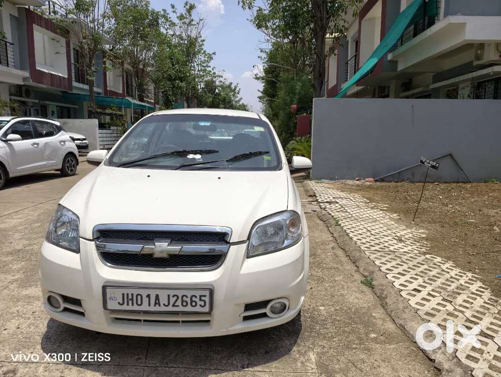 Chevrolet Aveo 2011 Petrol 52000 Km Driven