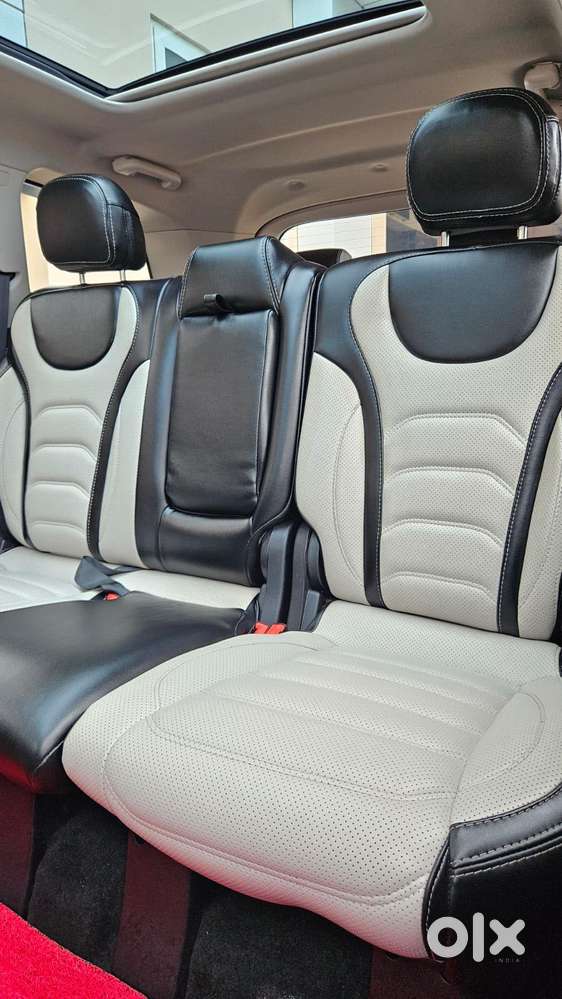 Mahindra Xuv700 2.2 Ax 7 Diesel At Str, 2025, Diesel