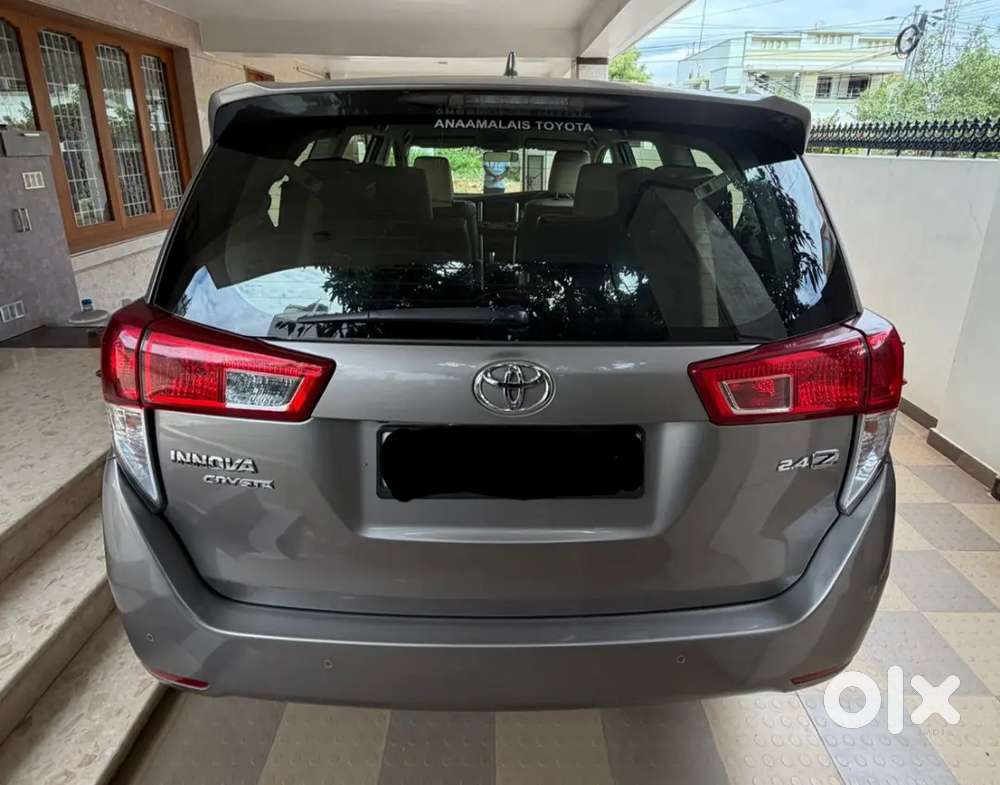 Innova Crysta 2.4z Automatic 2020 7str