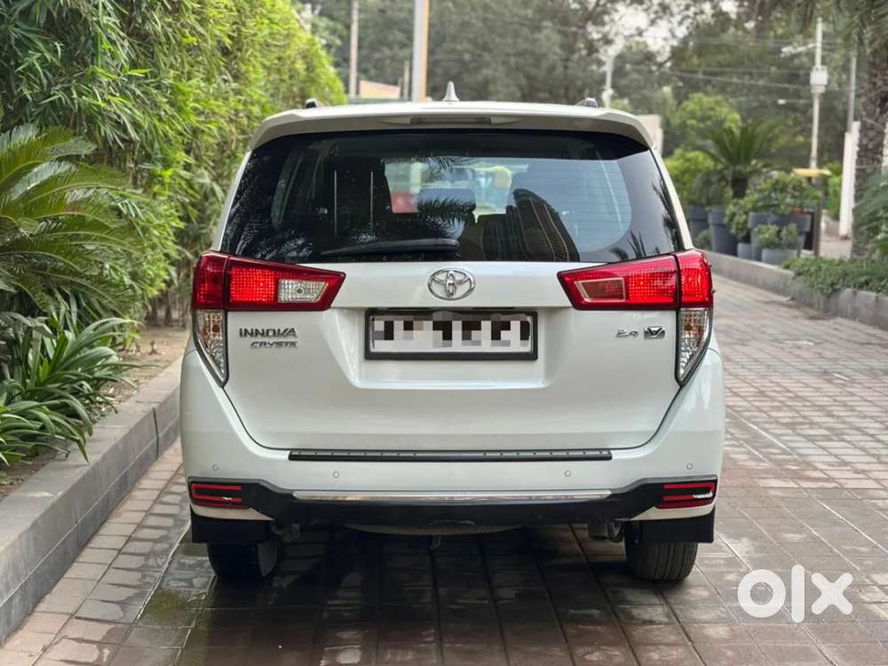 Toyota Innova Crysta [2020-ongoing] 2.4 Vx 8 Str, 2022, Diesel