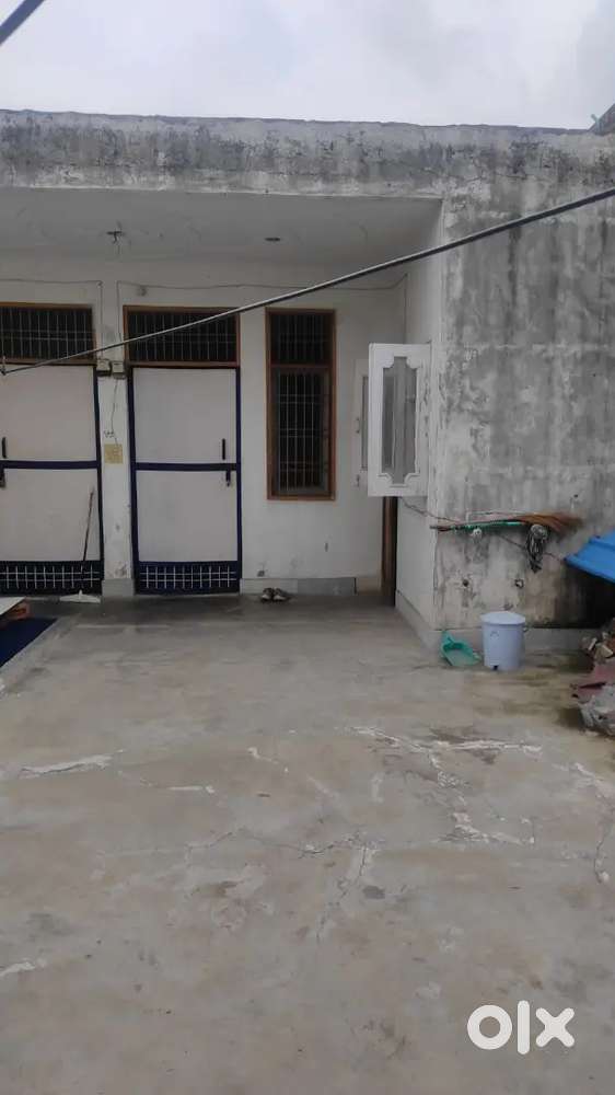 1 room set for rent