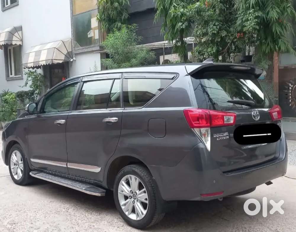 Toyota Innova Crysta 2.8 Zx Automatic Top Model