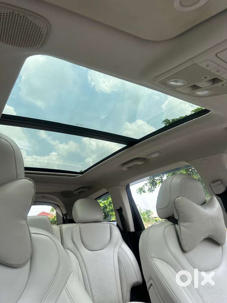 Mahindra Xuv700 2.0 Ax 7 Petrol At Luxury Pack Str, 2022, Petrol