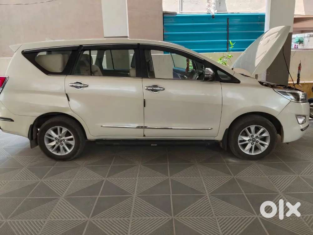 Innova Crysta V  8 Setter