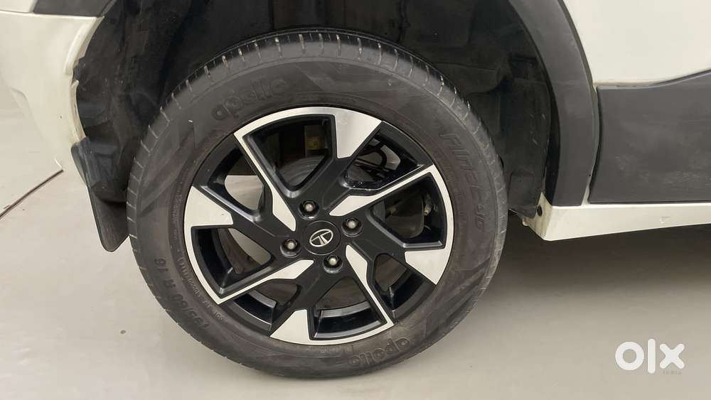 Tata Punch 1.2 Revotron Accomplished Dazzle Pack Amt, 2022, Petrol