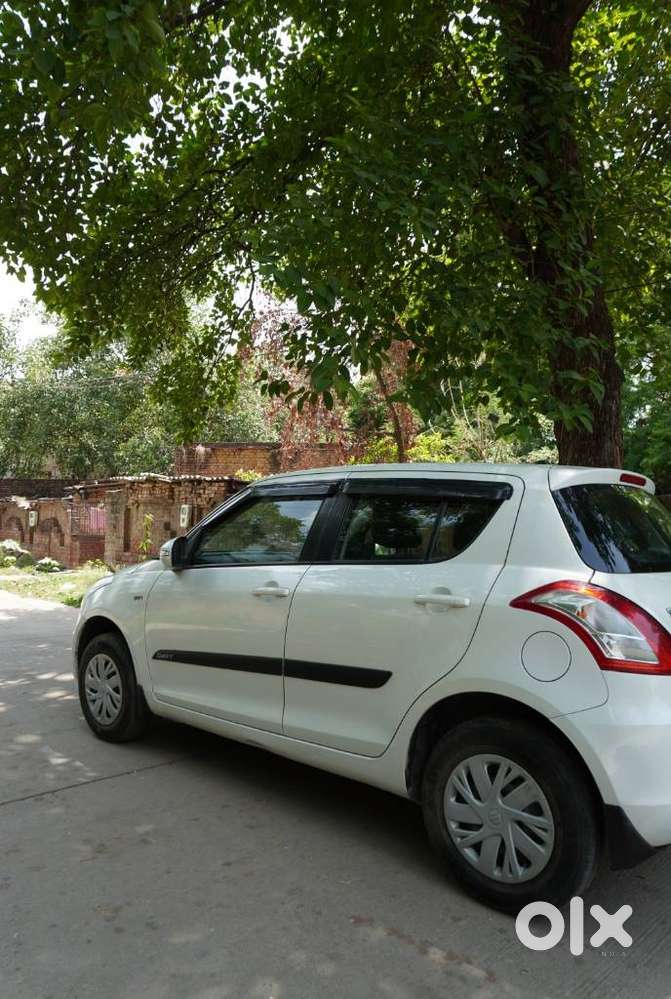 Maruti Suzuki Swift Vxi + Manual, 2016, Petrol