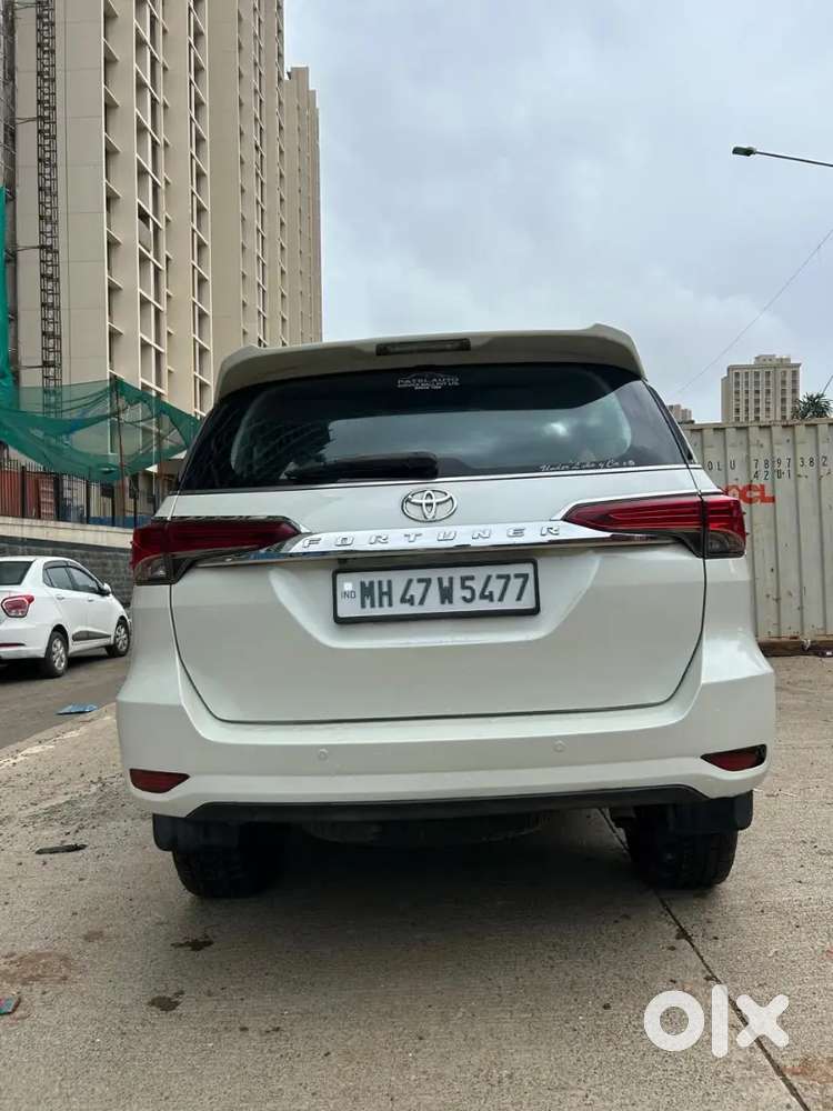 Toyota Fortuner 4x2 Manual 1st Onwer
