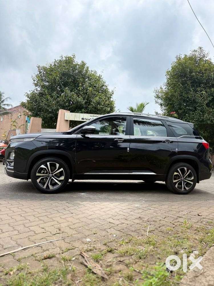 Mg Hector Plus Sharp Pro 1.5 Turbo Petrol Cvt 6 Str, 2023, Petrol