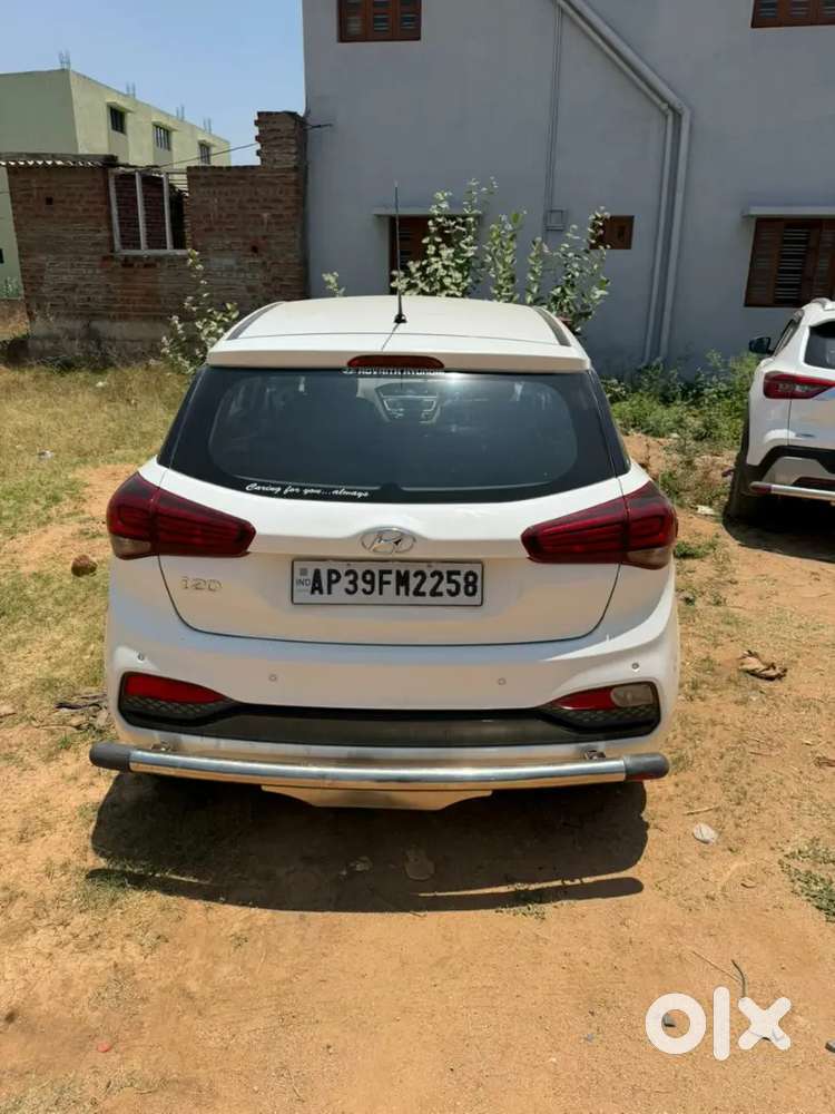 Hyundai I20 2020 Petrol 127000 Km Driven