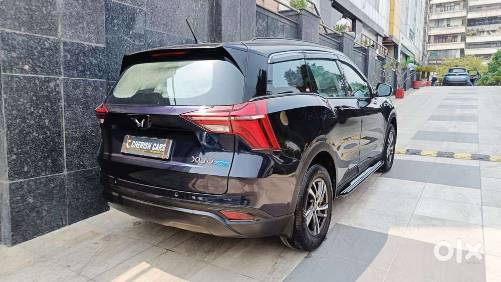Mahindra Xuv700 2.0 Mx Petrol Mt 5 Str, 2024, Petrol