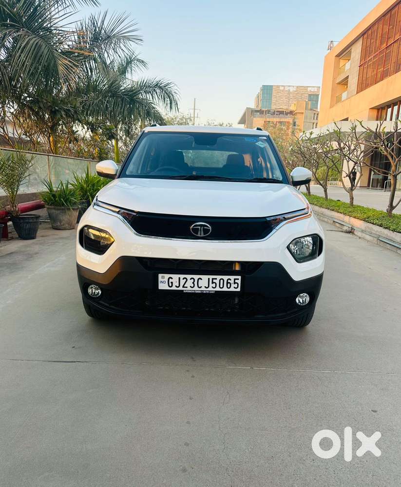 Tata Punch Accomplished Dazzle Amt Sunroof, 2026, Cng & Hybrids