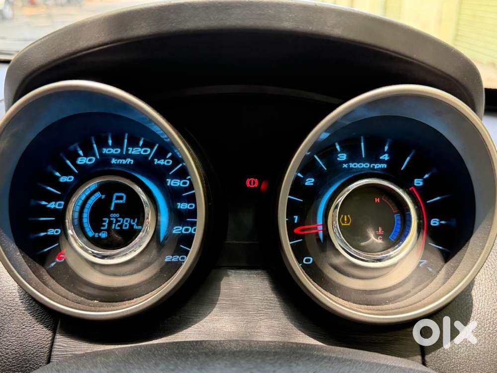 Mahindra Xuv500 W11(o)  2019 Diesel 37300 Km Driven