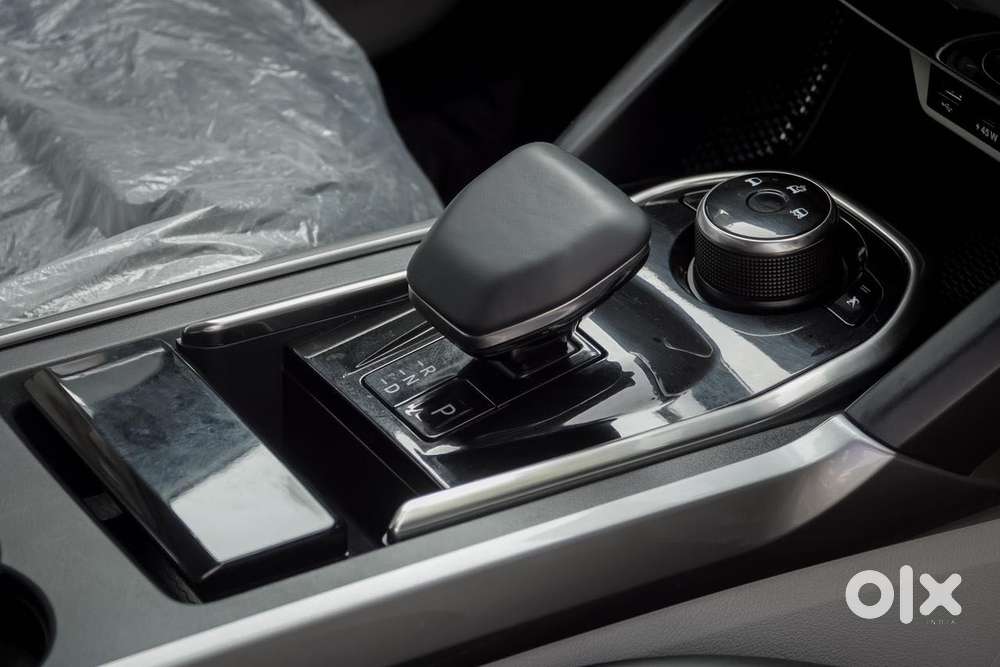 Tata Safari Pure Plus S Dark Edition, 2025, Diesel