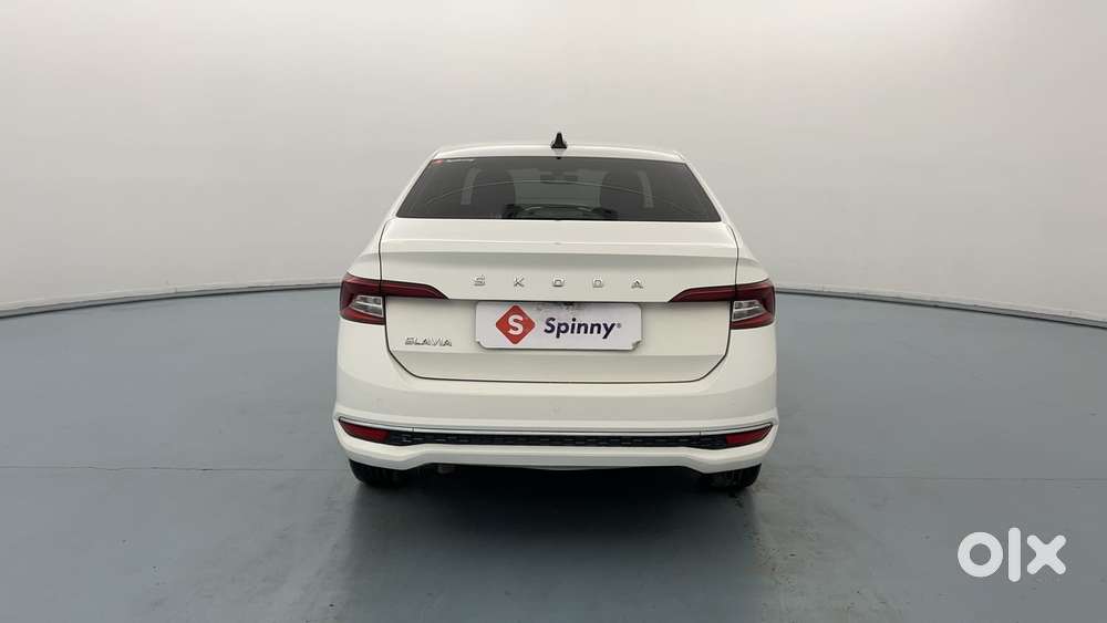 Skoda Slavia Style 1.0l Tsi At, 2022, Petrol