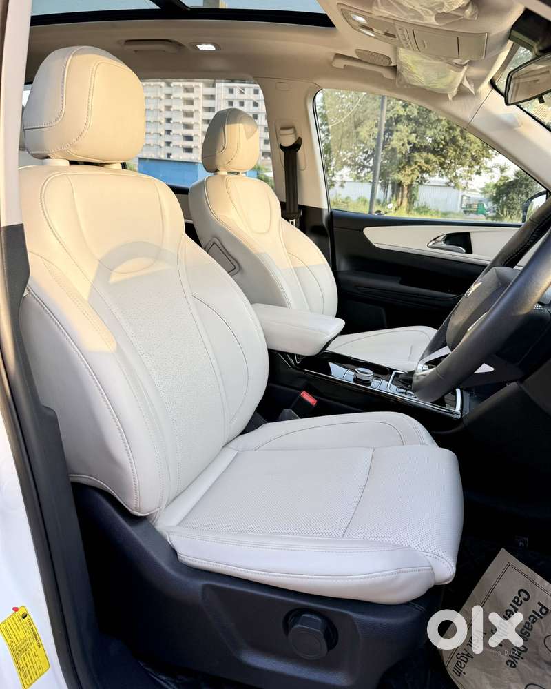 Mahindra Xuv700 2.2 Ax 7 Diesel At Luxury Pack Str Awd, 2023, Diesel