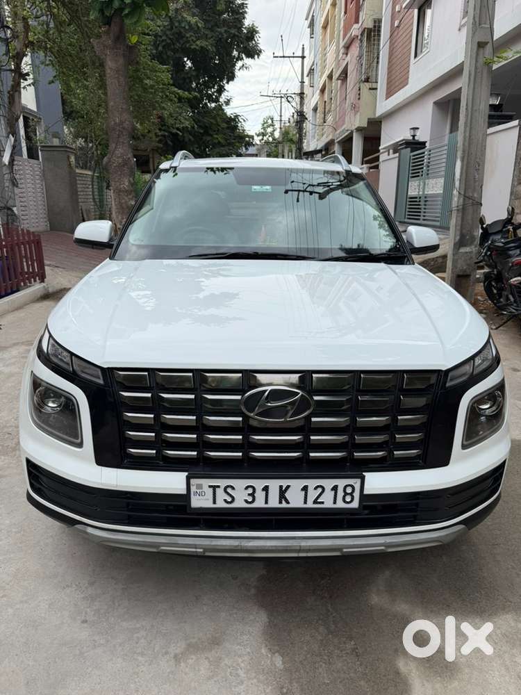 Hyundai Venue Petrol 2023