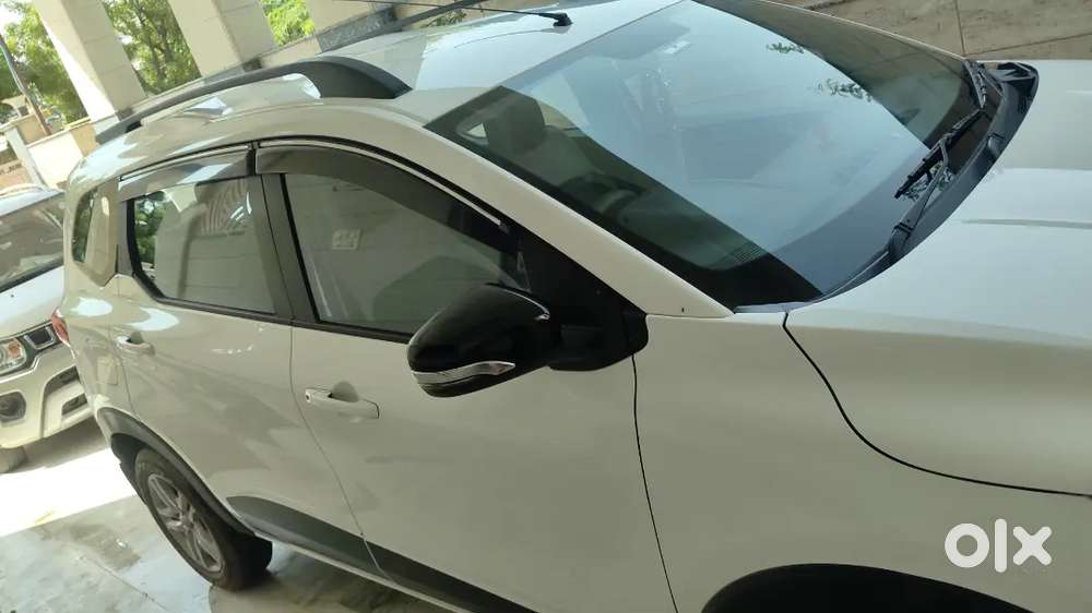 Cool White Colour , Station Wagon Type Body
