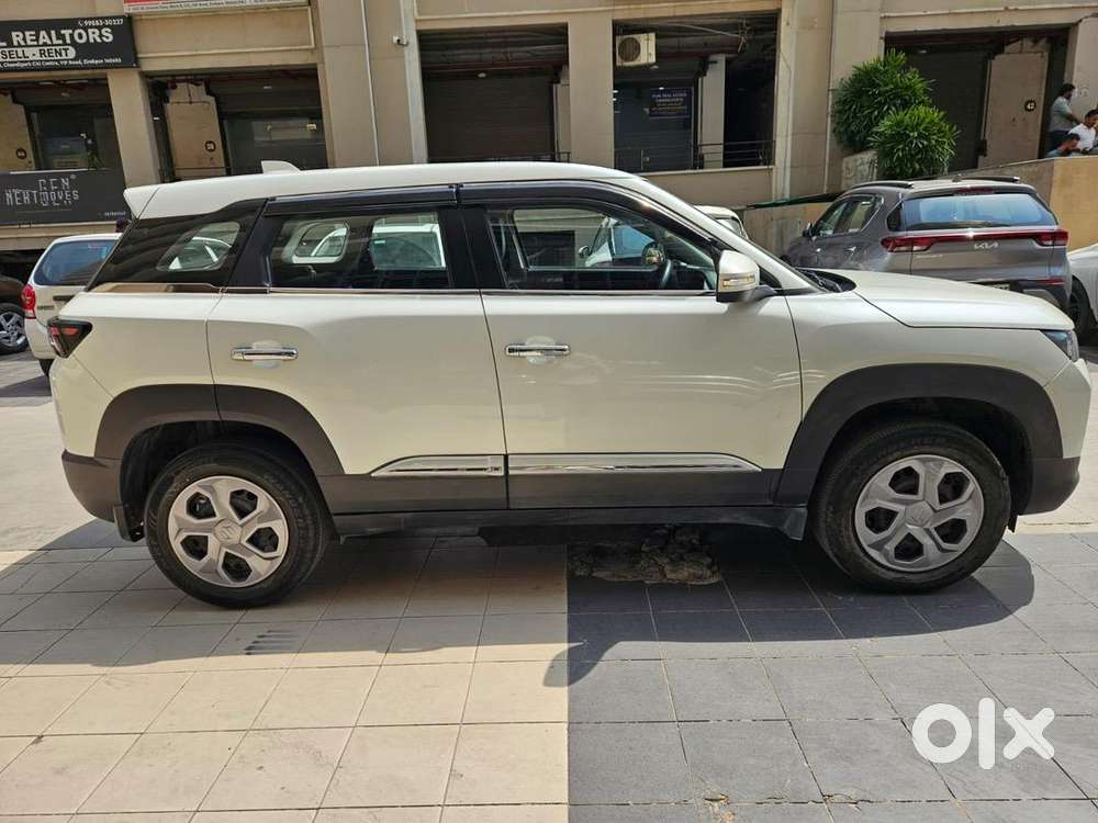 Maruti Suzuki Brezza 2024 Petrol Well Maintained