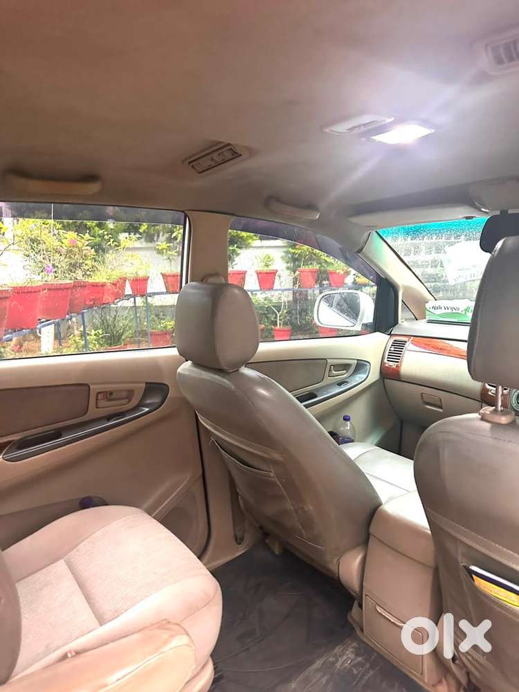 Toyota Innova 2007 Diesel Well Maintained, 4 New Tyres