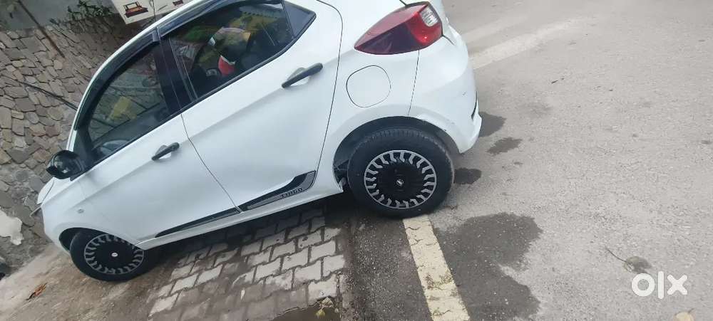 Tata Tiago Cng Top Condition  2023  First Owner