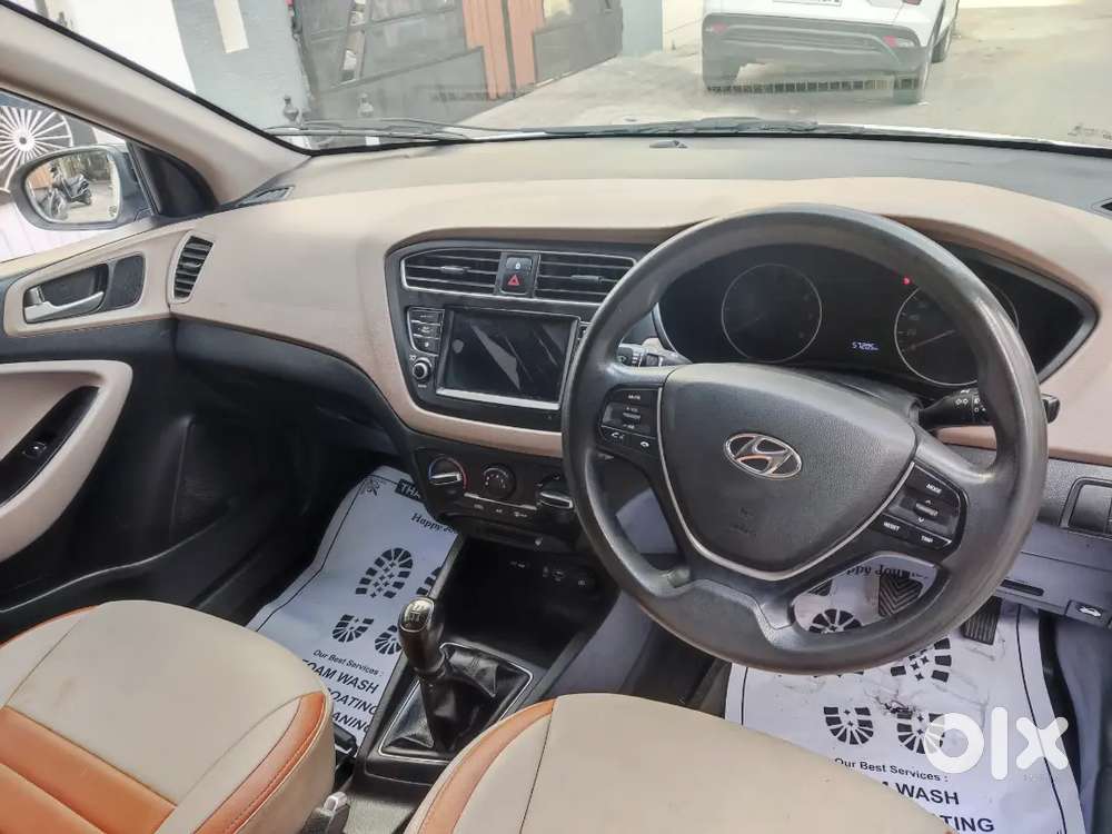 Hyundai I20  Sportz 1.2 Vtvt Petrol (2020)