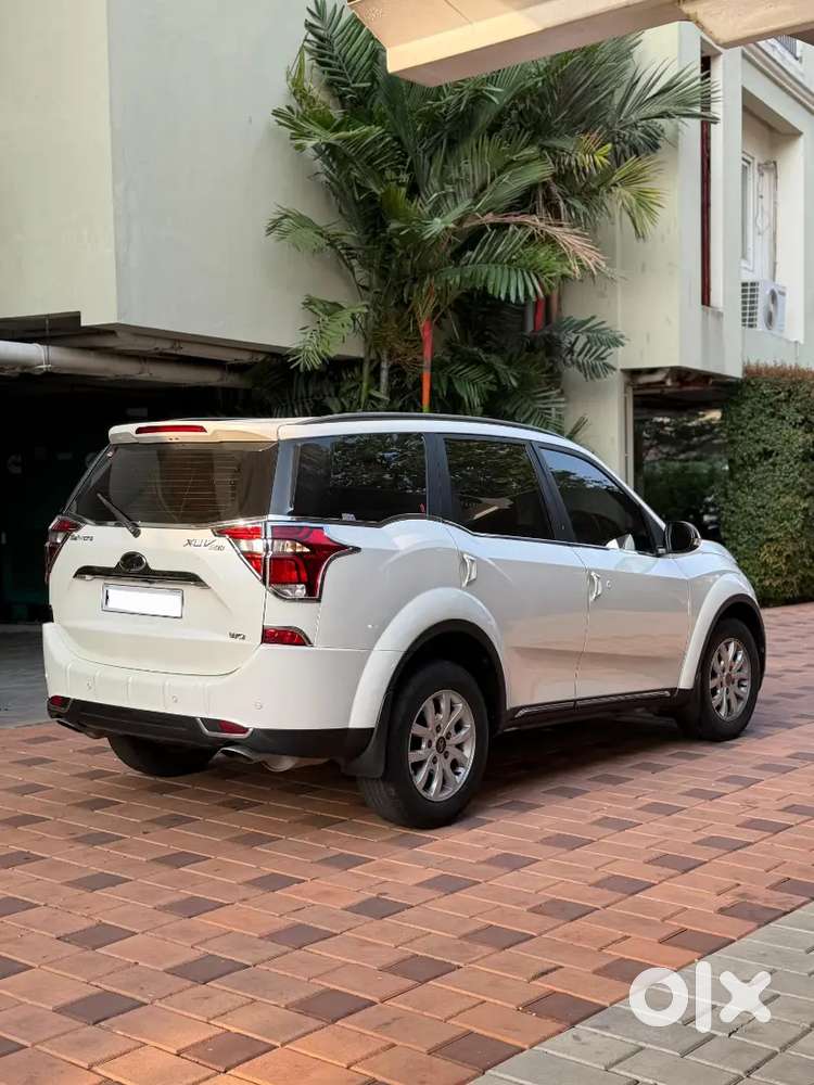 Mahindra Xuv500 W9 Diesel Manual Single Owner Sunroof 2018 Model