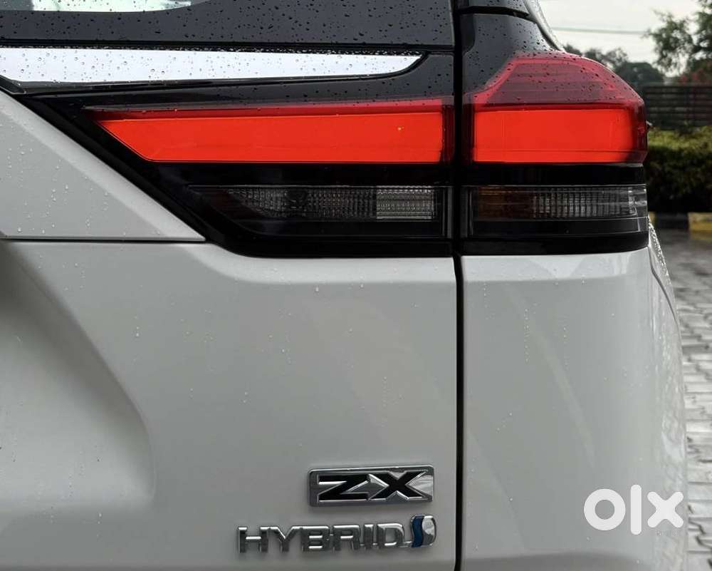 Toyota Innova Hycross 2.0 Zx (o) Hybrid 7 Str, 2023, Petrol