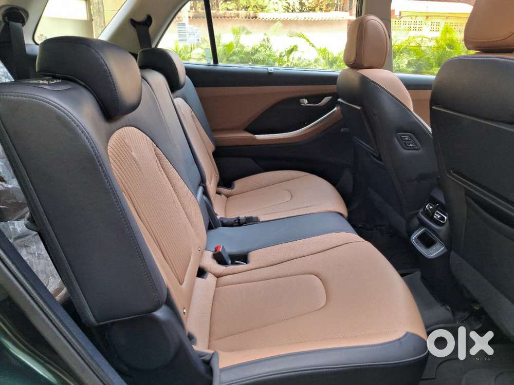 Hyundai Alcazar 2.0 Signature (o) Petrol At 7 Str, 2025, Petrol