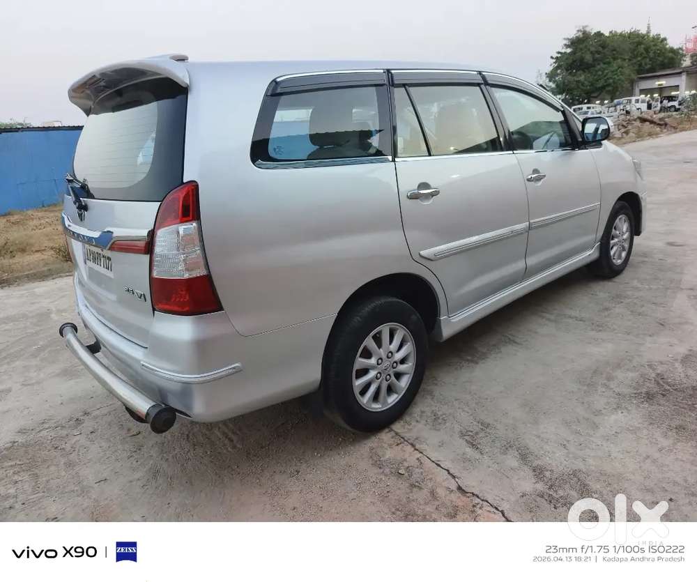 Toyota Innova 2012 Diesel Well Maintained