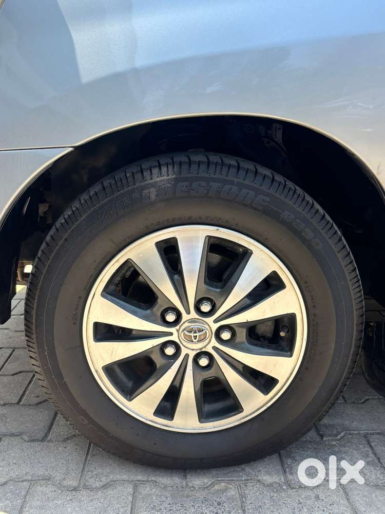 Toyota Innova 2.5 Vx 7 Str Bs-iii, 2015