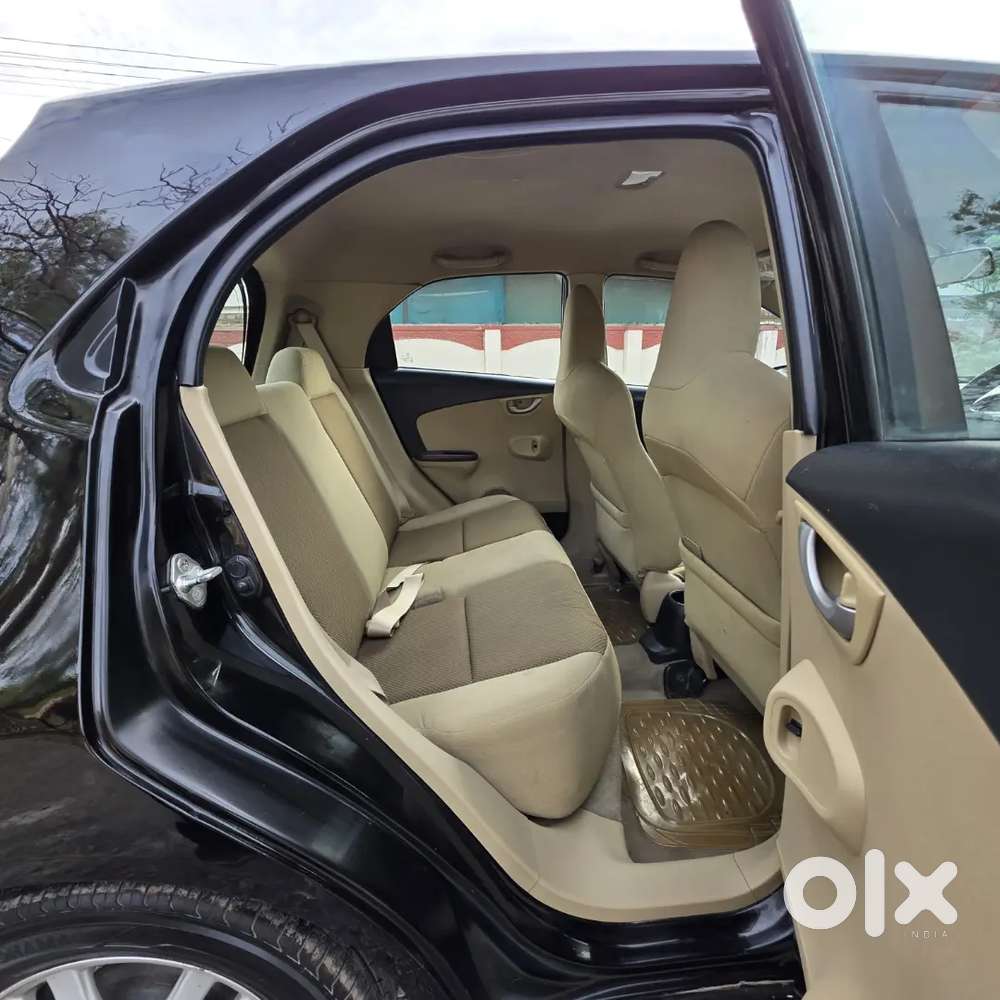Honda Brio Vx 2016 Petrol Top Variant.