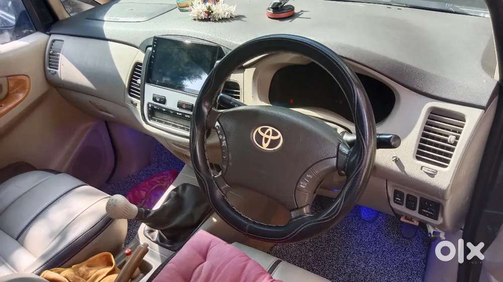 Toyota Innova 2012