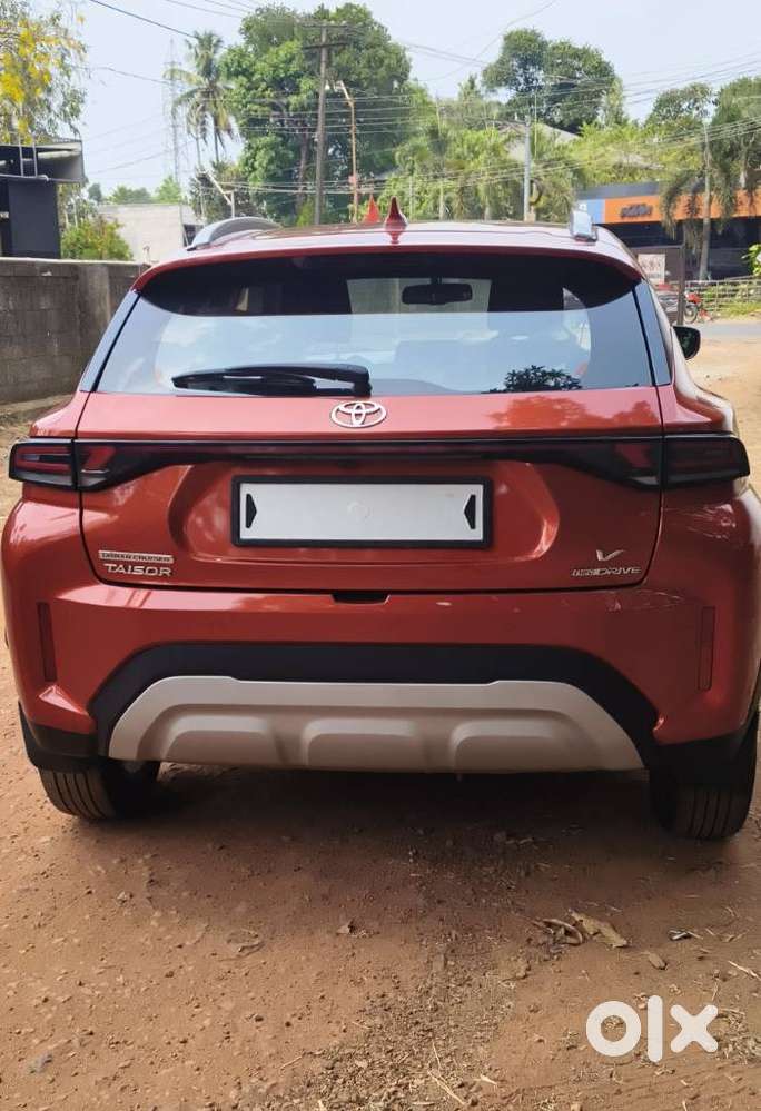 Toyota Urban Cruiser Taisor V 1.0 Petrol At, 2024, Petrol