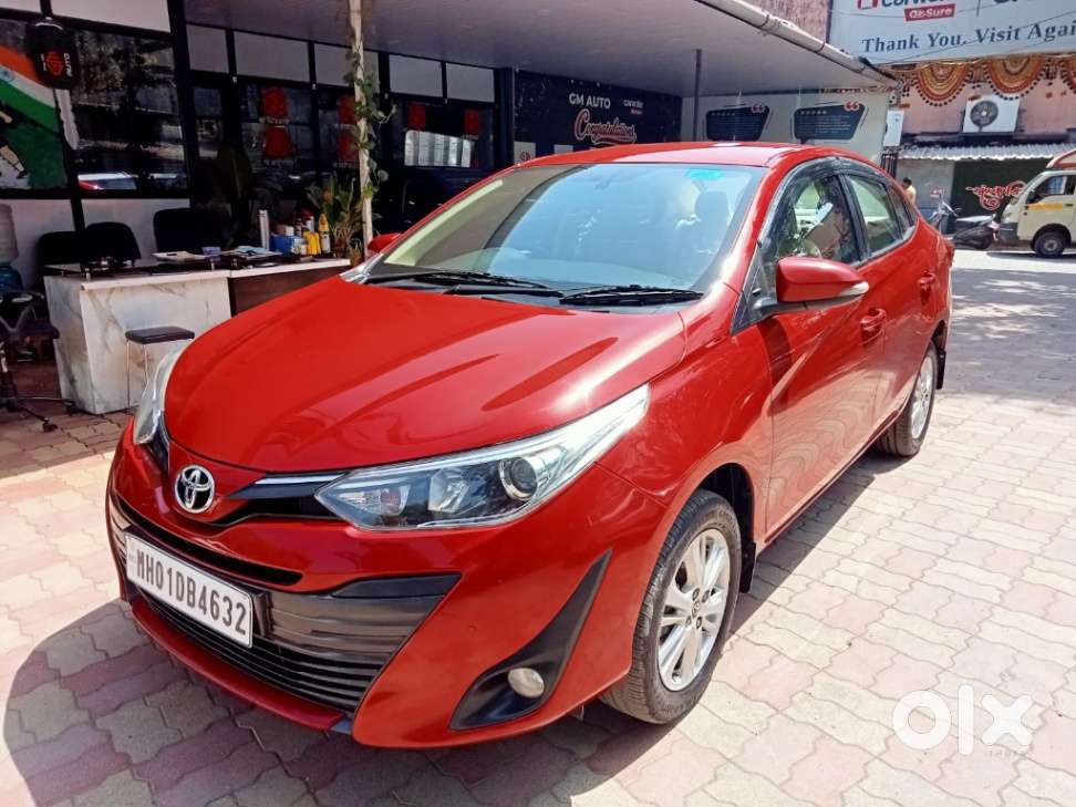 Toyota Yaris V Cvt, 2018, Petrol