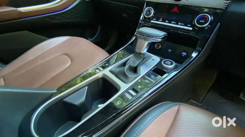 2022 Hyundai Alcazar Signature Diesel Automatic  15,000 Kms  Executi