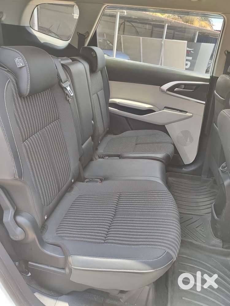 Kia Carens, 2023, Petrol